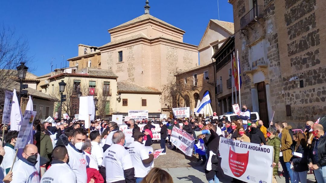 Han leído un manifiesto a las puertas de la sede regional