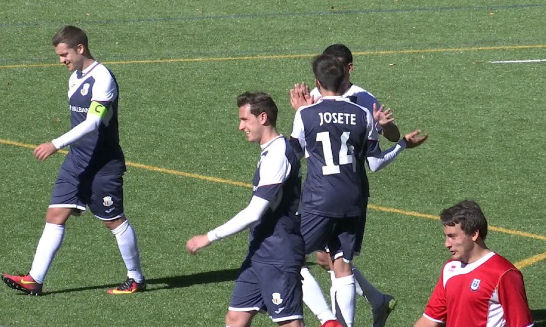 El Vall Banc celebrant un gol.
