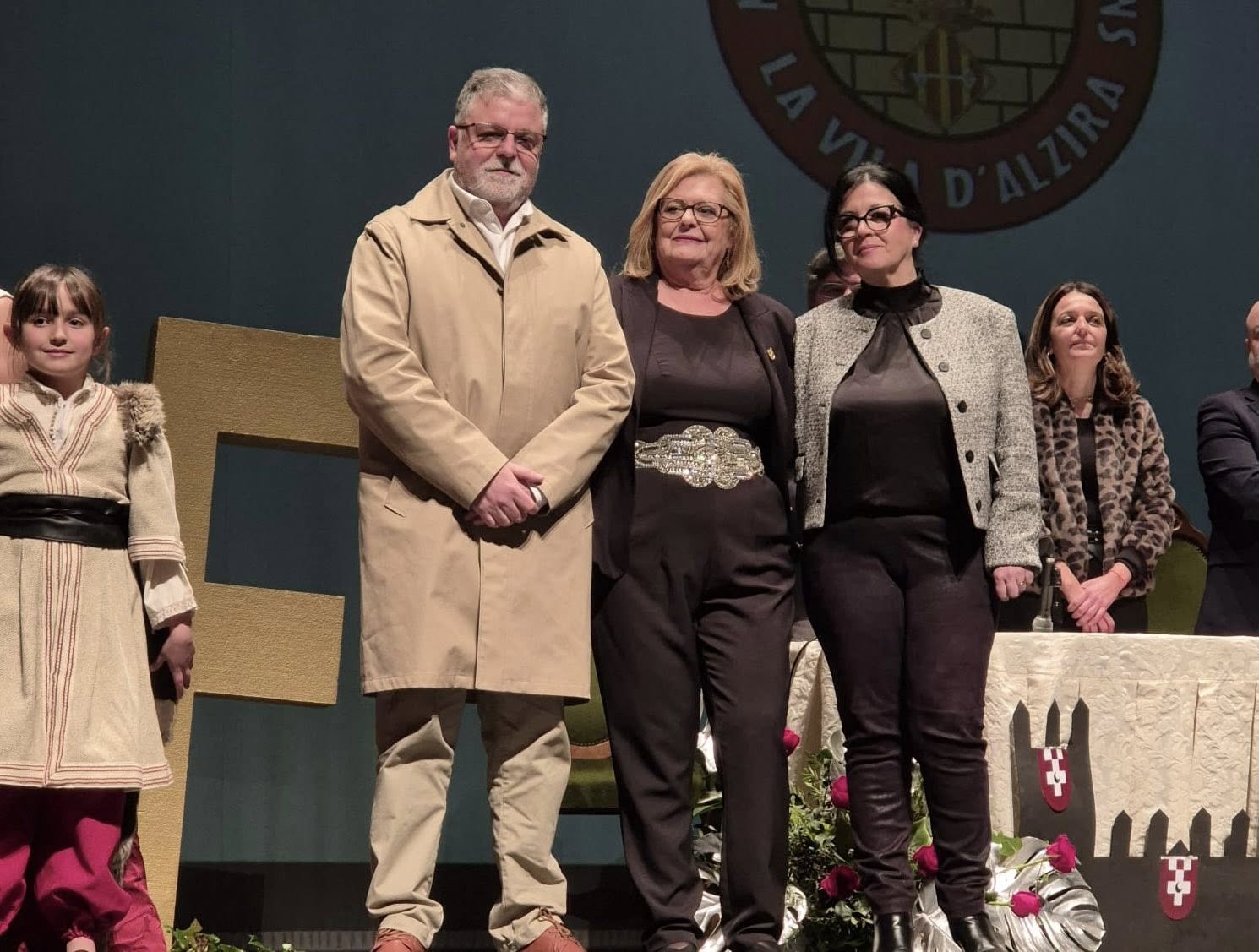 La Pta de la UNDEF con el alcalde y la presidenta de la Junta Central