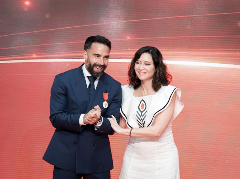 El mensaje de Ayuso hacia Carvajal que no gustará nada al barcelonismo: "Tiene más Champions que el Barça en toda su historia" | Fútbol | Cadena SER