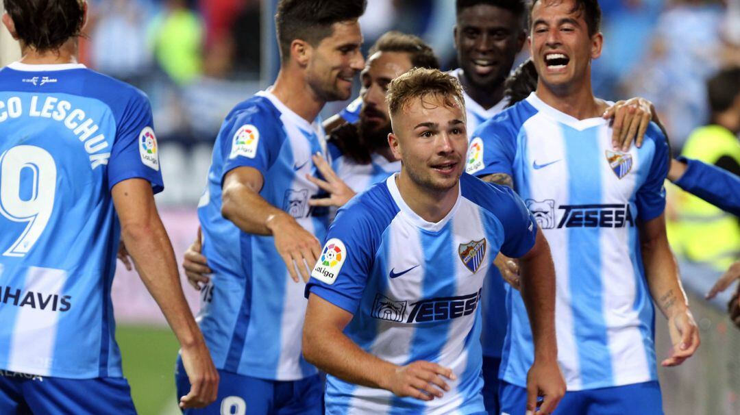 Javier Ontiveros, celebrando un gol con el Málaga