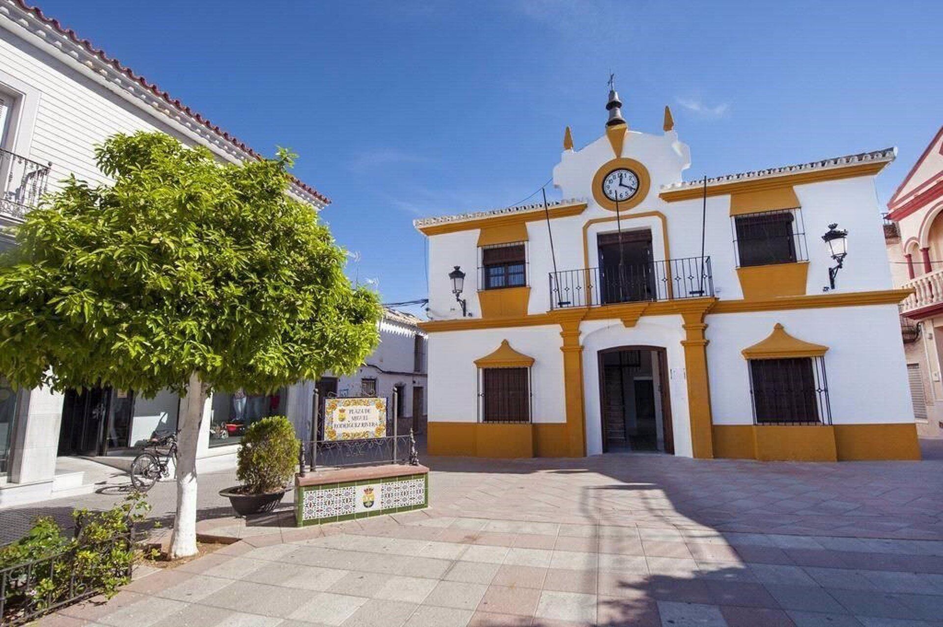 Fachada Ayuntamiento de Puerto Serrano