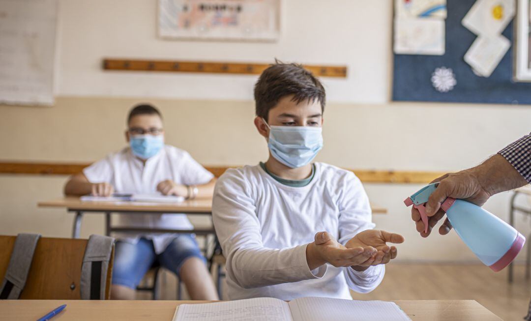 15 positivos en colegios en la última jornada