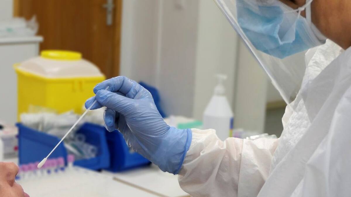 Sube la tasa de contagios en Linares a 144 casos y se notifica una muerte más