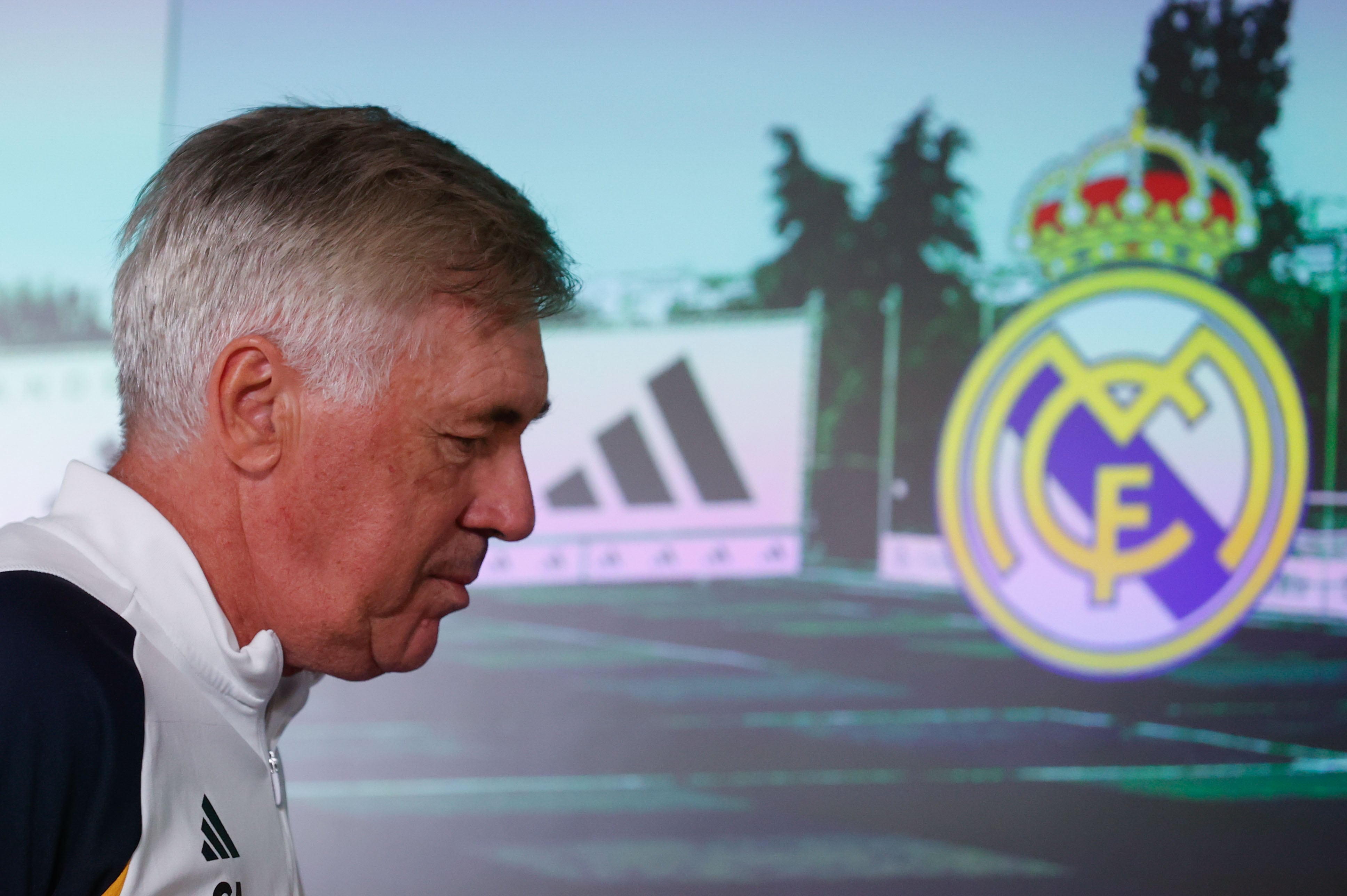 MADRID, 29/09/2023.- El entrenador italiano del Real Madrid, Carlo Ancelotti durante la rueda de prensa tras el entrenamiento del equipo este viernes en Valdebebas de cara al partido que disputa ante el Girona mañana sábado. EFE/ Javier Lizón
