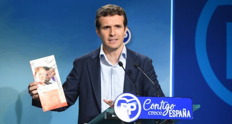 El vicesecretario de comunicación del Partido Popular, Pablo Casado, durante la rueda de prensa en la que ofreció información sobre su máster en la URJC