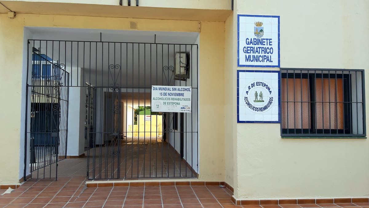 Antonia: "Tenemos flores y no talleres para la tercera edad"