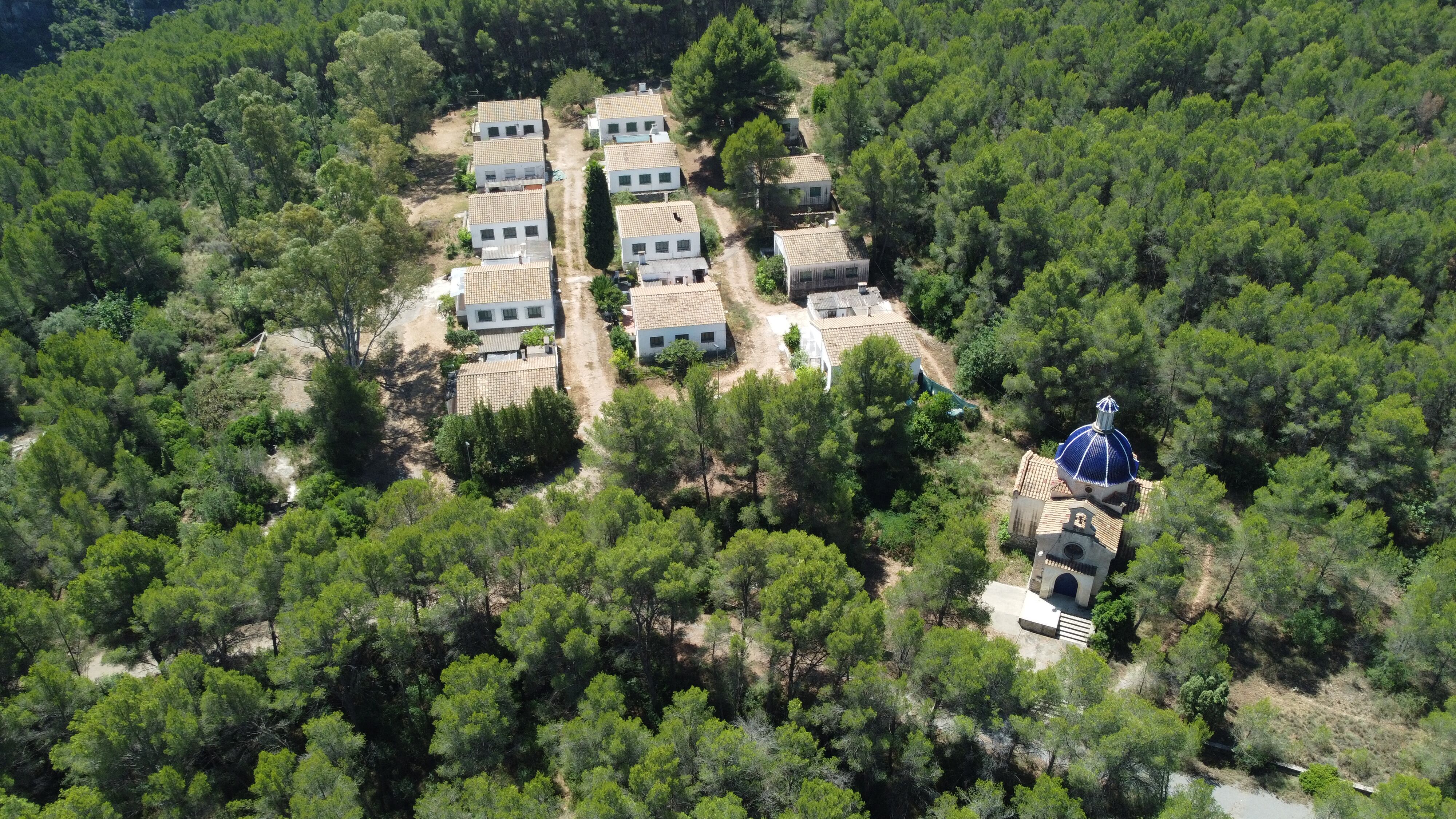 Población cercana a la presa del embalse del Sichar (Onda)