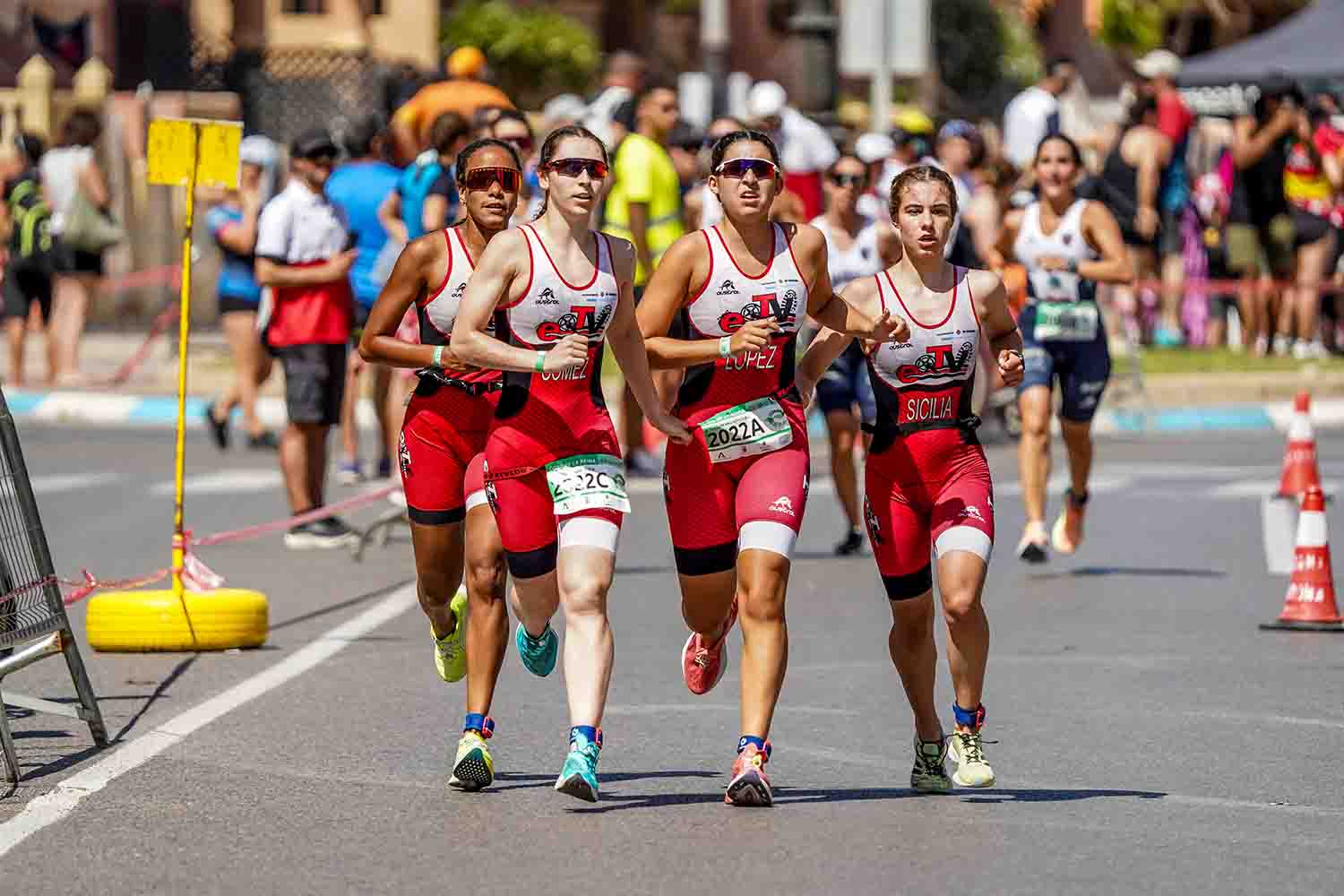 Roquetas de Mar acogerá las jornadas centrales de la Ligas Iberdrola y Nacional de Clubes de Triatlón 2024 .