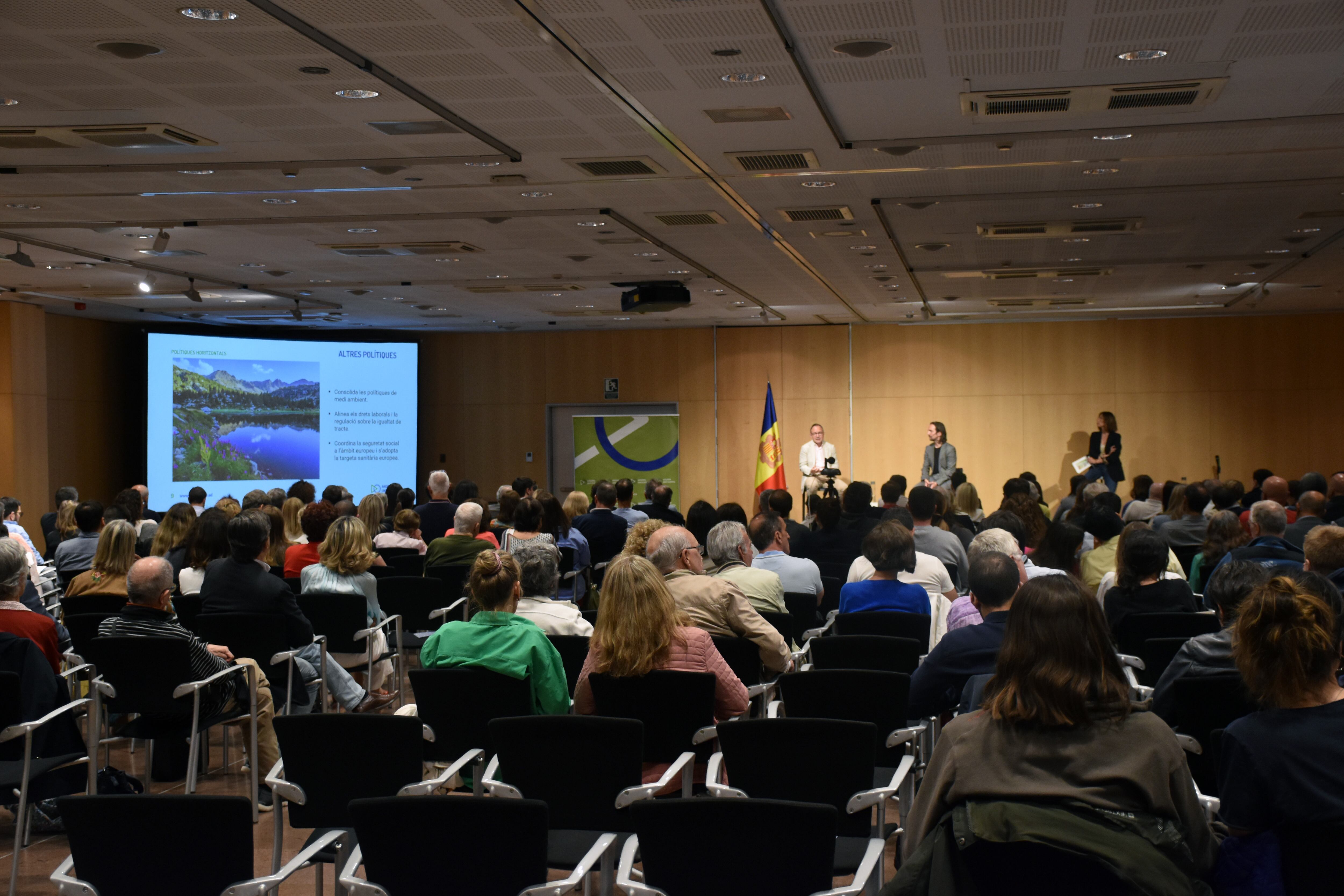 Reunió de poble sobre l'acord d'associació amb la UE celebrada aquest dimarts a la nit a Andorra la Vella.