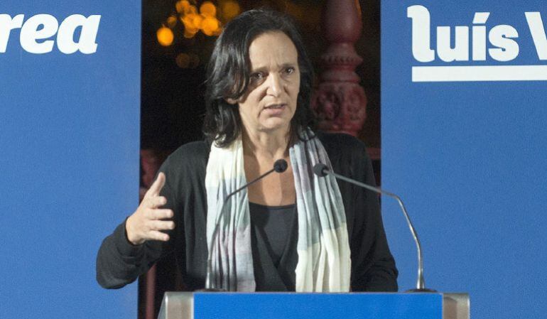 La diputada de Podemos en el Congreso, Carolina Bescansa, durante un mitin en la Alameda de Ourense.