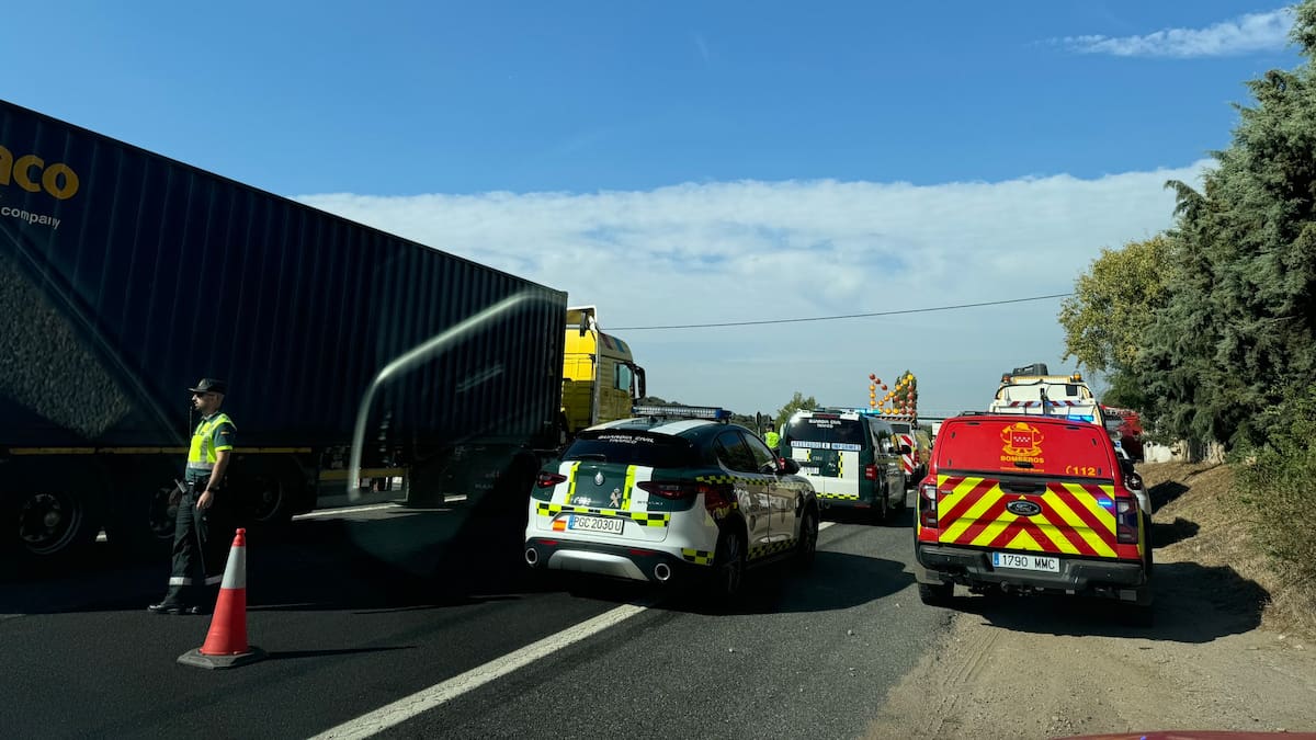 El alcance de dos camiones a la altura de El Molar genera importantes retenciones en la A-1