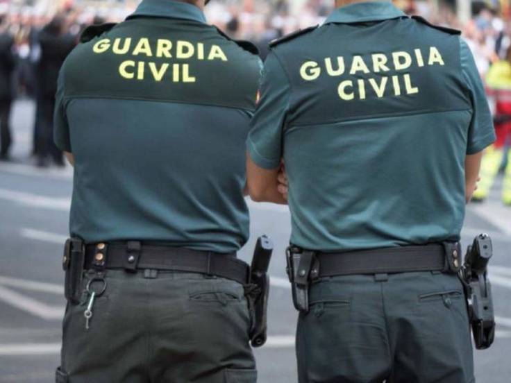 Una pareja de agentes