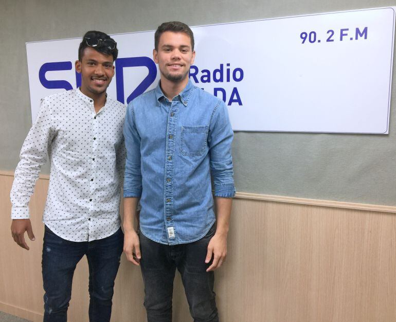 Henrique Mepomocemo (I) y Gabri Santos pondrá el sabor brasileño en el Eldense