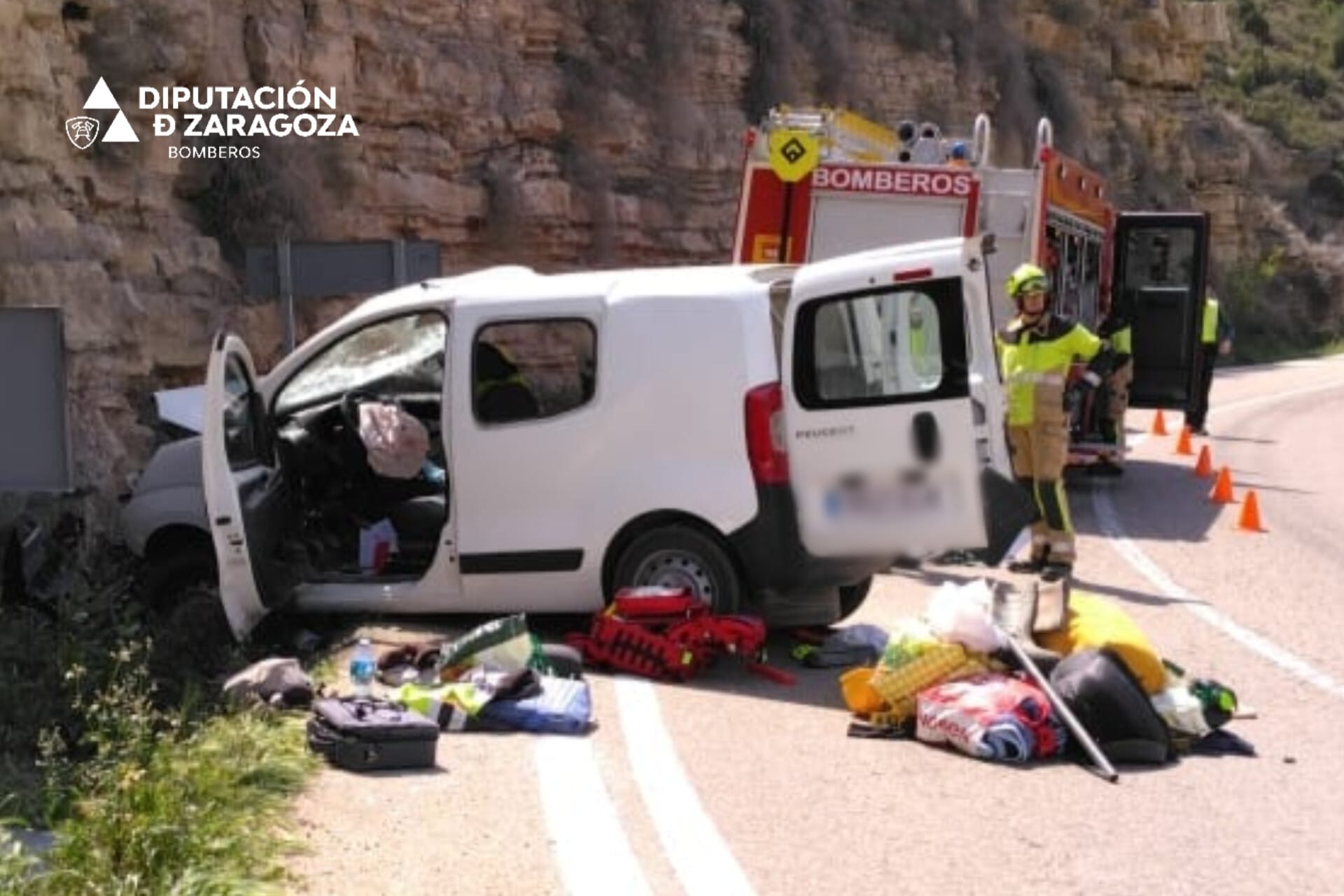 Cinco personas heridas en un accidente en Mequinenza, Zaragoza