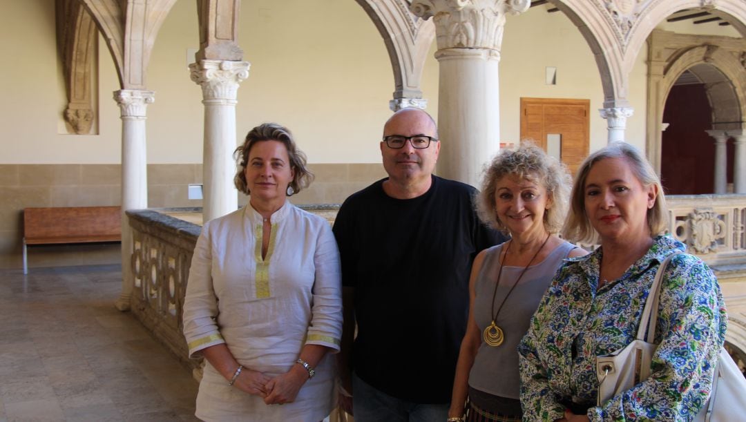 Organizadores de los encuentros junto con la directora de la UNIA en Baeza.