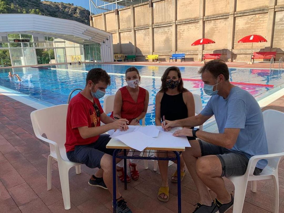 Firma del acuerdo de colaboración entre Ador y Almiserà