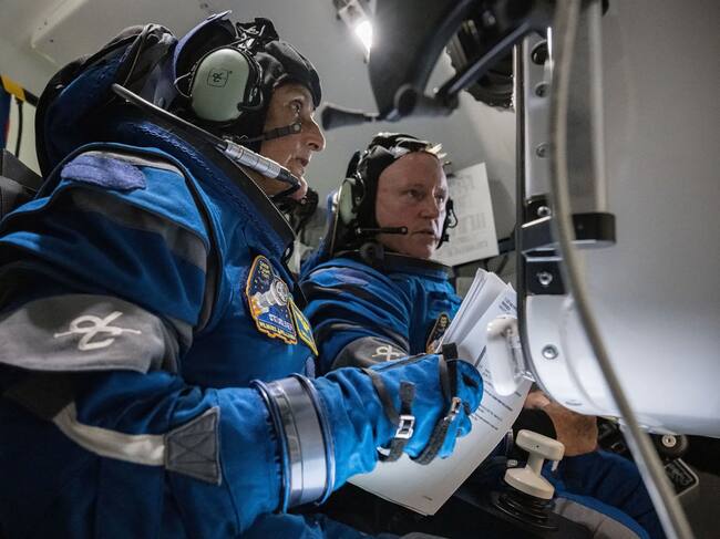 Butch Wilmore y Suni Williams (Robert Markowitz/NASA/Tribune News Service via Getty Images)