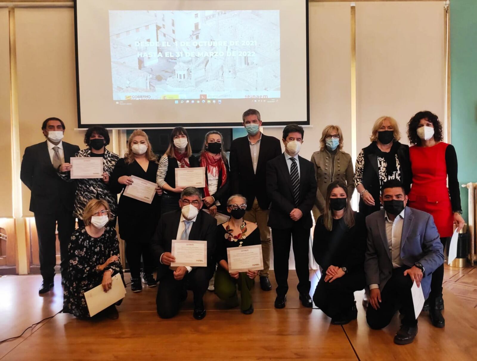 Entrega de diplomas a los participantes en su pasada edición