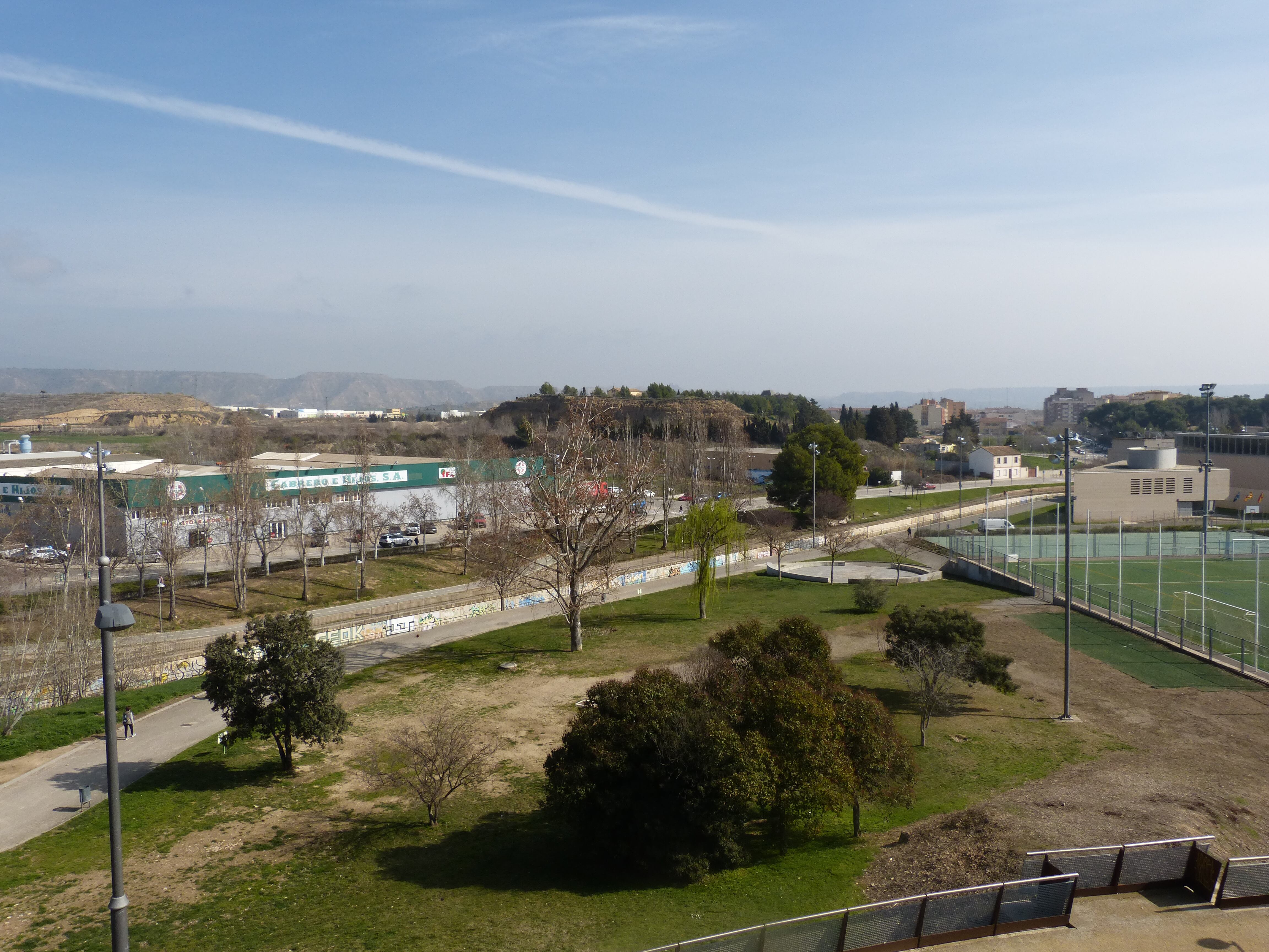 Vista del Parque de la Universidad polígono La Magantina en Huesca