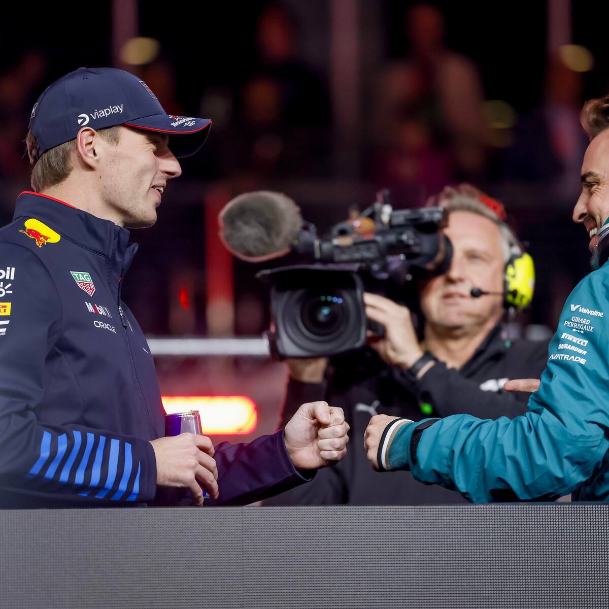 Fernando Alonso felicita a Verstappen por su Mundial y lanza un mensaje: "Ojalá estar ahí en 2026"