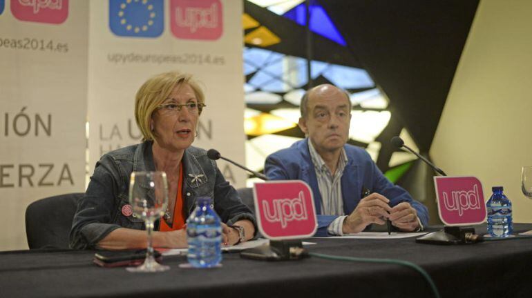 La líder de UPyD, Rosa Díez, acompañada por el exeurodiputado Fernando Maura.