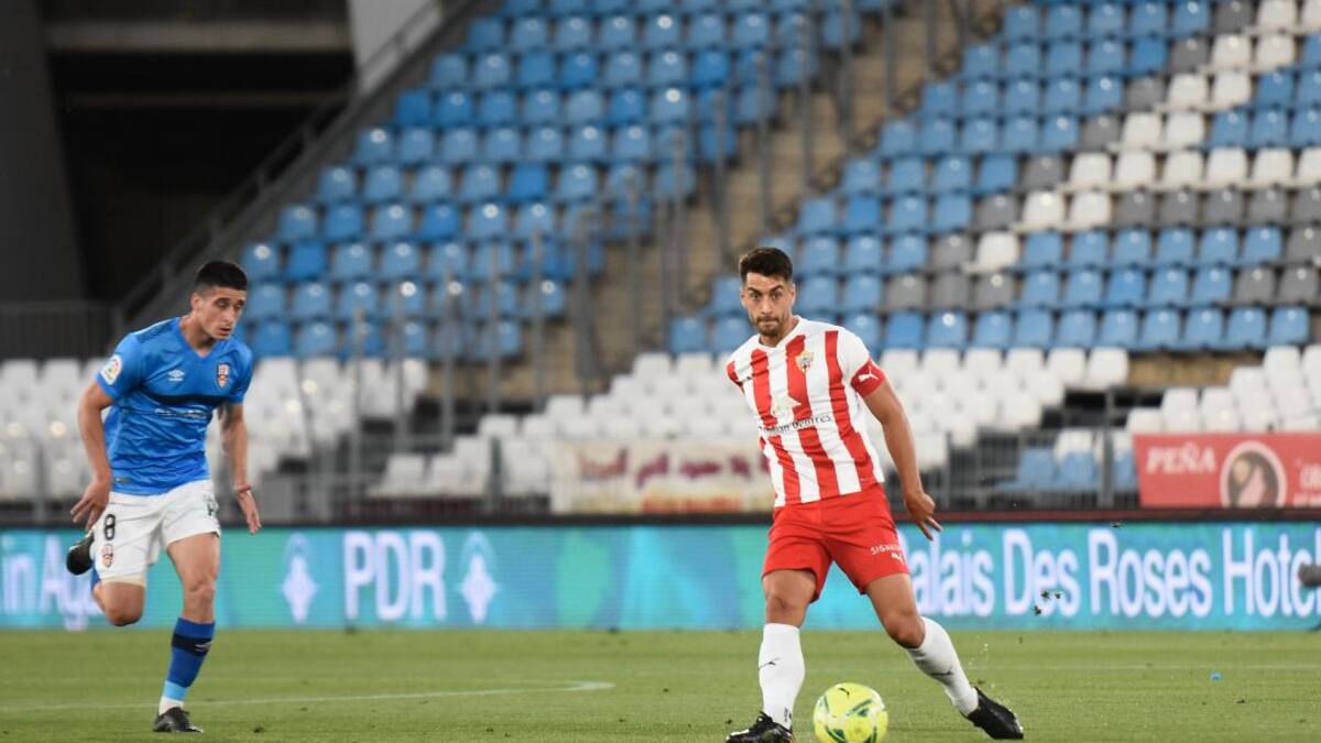 "No podemos encajar más goles y menos en el Play Off a Primera"