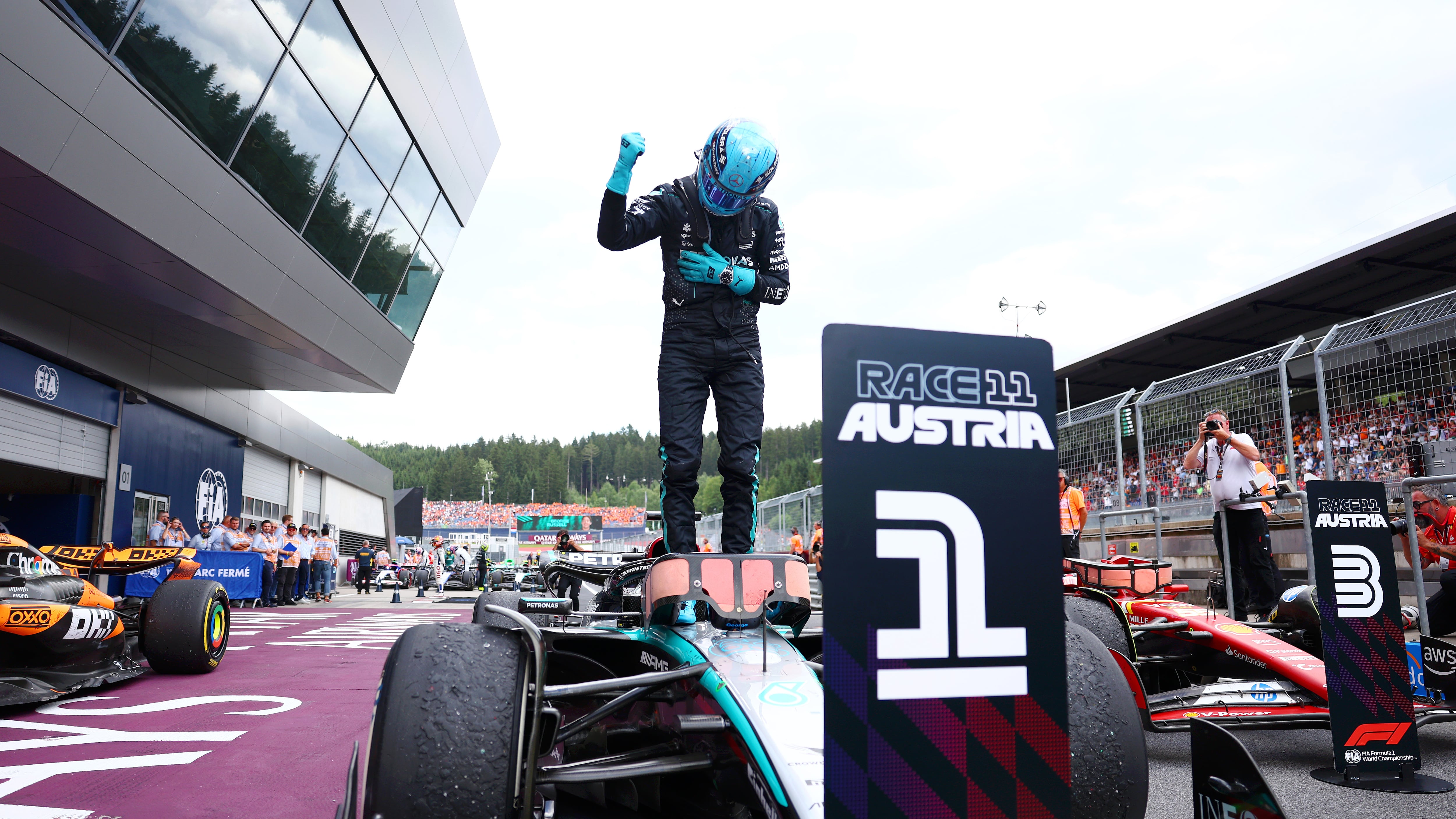 George Russell celebra la victoria en el GP de Austria