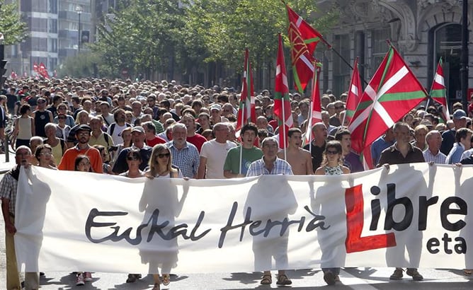 Miles de simpatizantes de la izquierda abertzale recorren el centro de San Sebastián