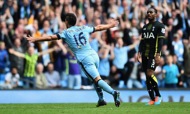 Aguëro celebra uno de los cuatro goles conseguidos ante el Tottenham.