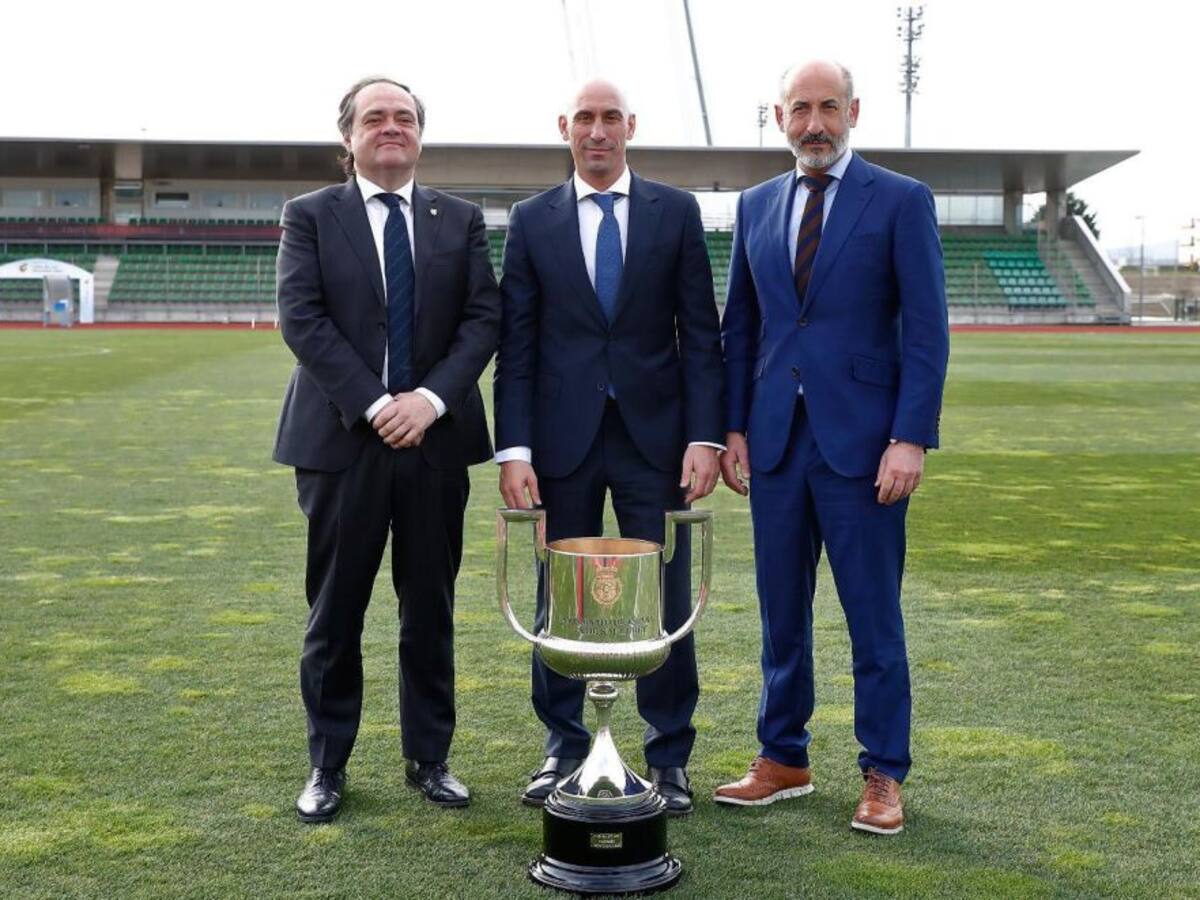 Aperribay: "A los clubes nos corresponde colaborar con la liga"