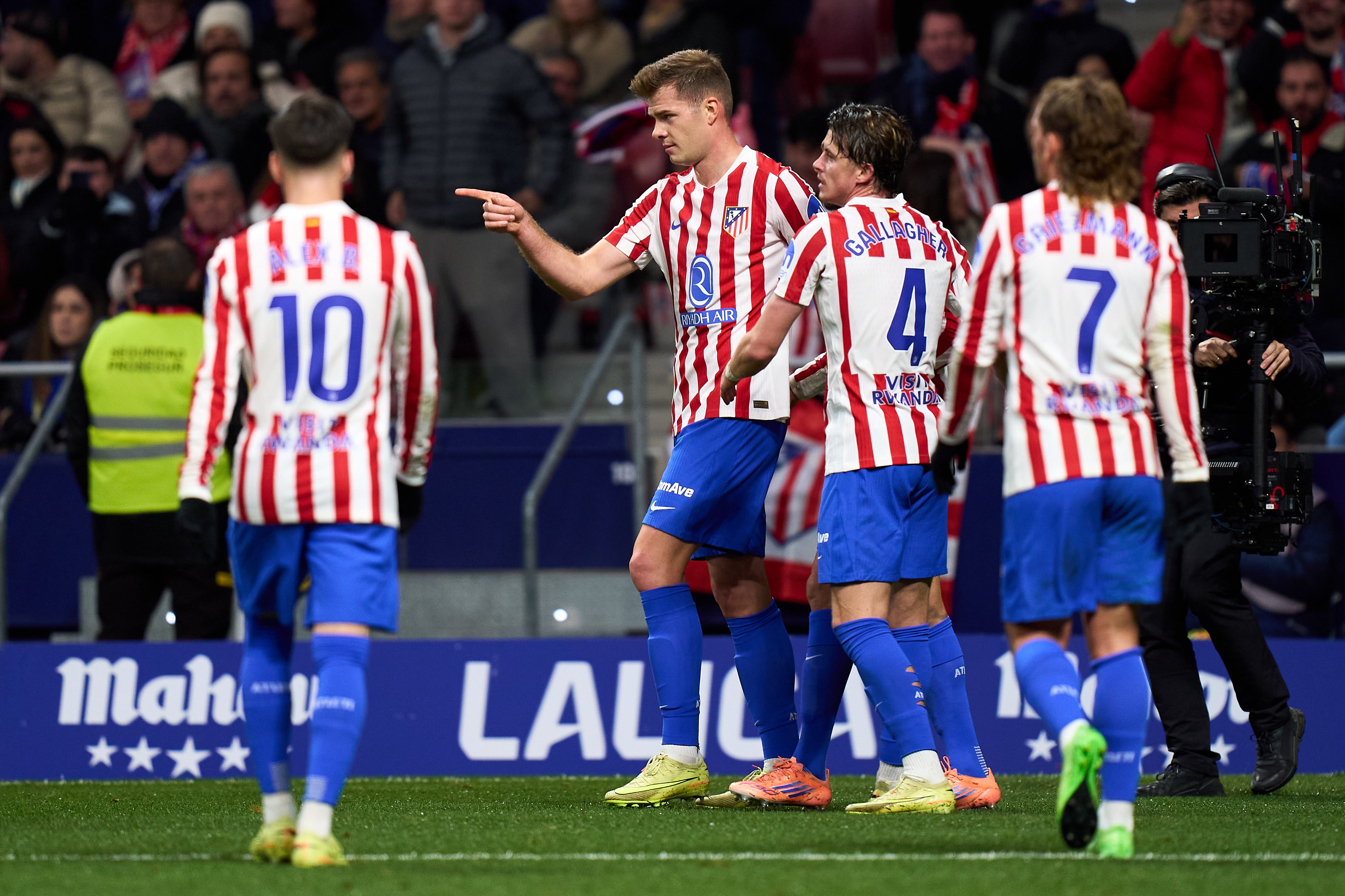 Los jugadores del Atlético de Madrid celebrando el gol de Sorloth. (Photo by Angel Martinez/Getty Images)