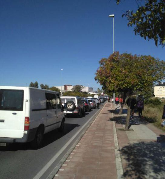 Atascos en el Puente Real durante la Media Maratón Elvas-Badajoz.