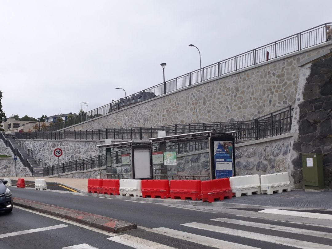 El acceso peatonal que conecta Juan Thalamas Labandibar y Darío de Regoyos