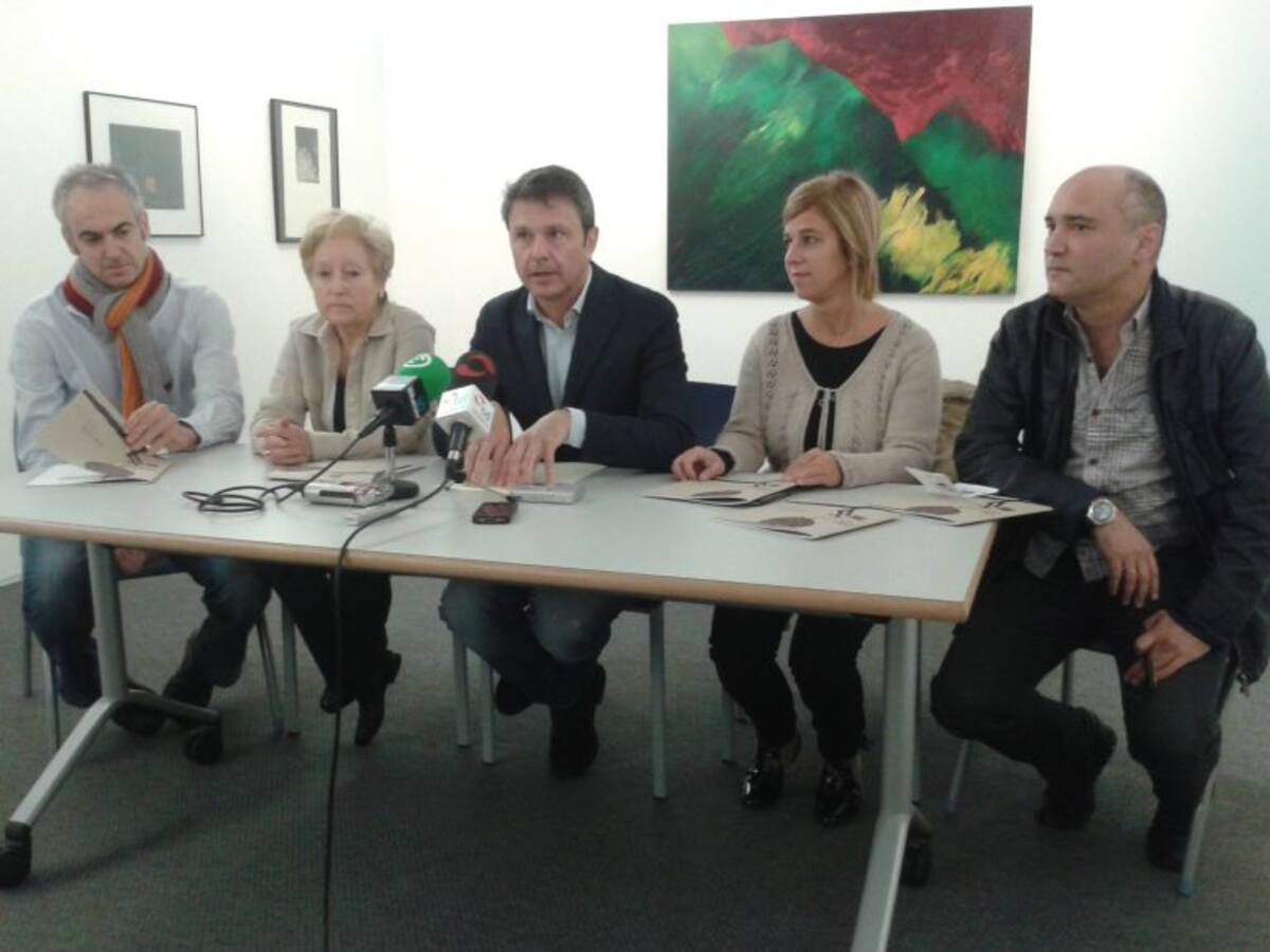 Ana Izura en la sala Menchu Gal