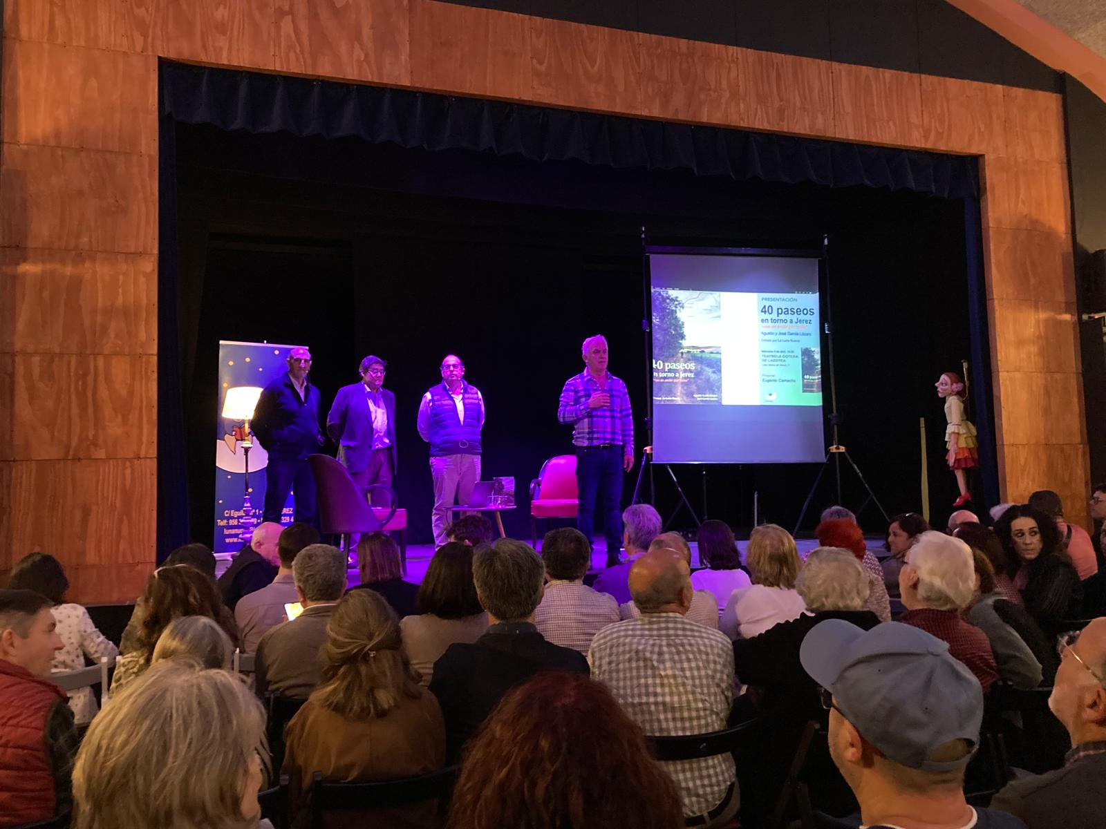 Momento dela presentación del libro en La Gotera