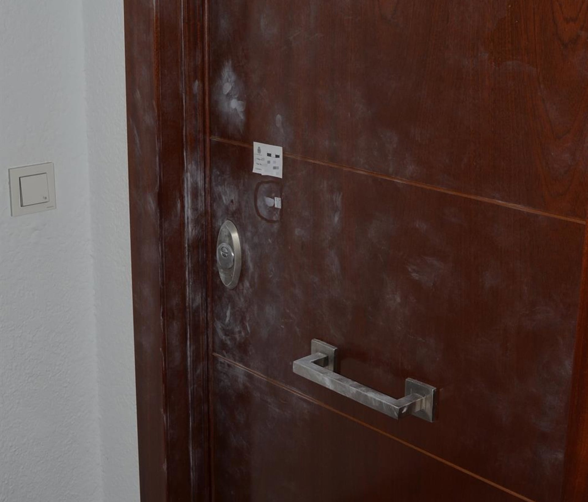 Una de las viviendas en las que robaron dos jóvenes que han sido detenidos en Málaga capital.