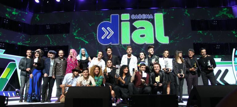 Foto de familia en los Premios Dial del pasado año