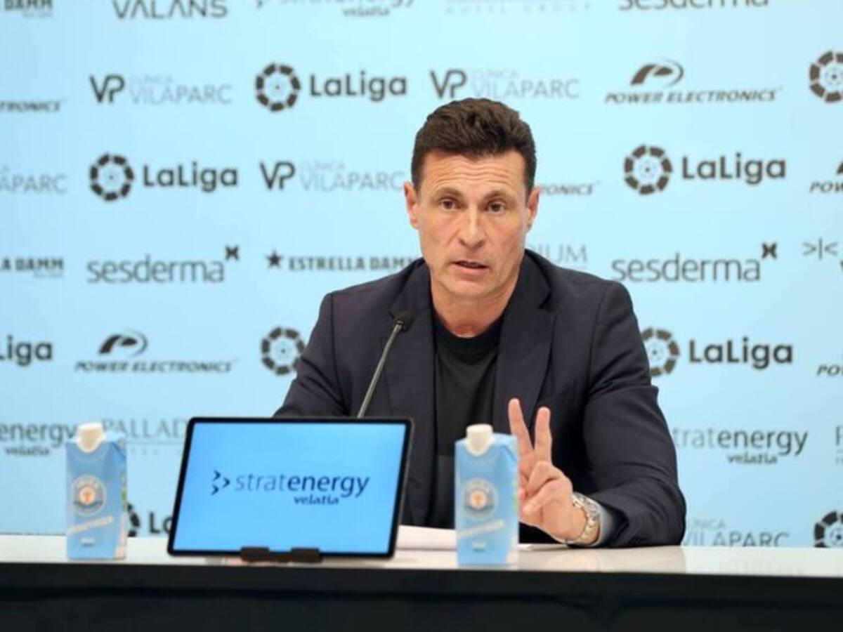 La UD Ibiza entrena en la pista de atletismo del estadio Sánchez y Vivancos y el Ayuntamiento prohíbe los entrenamientos