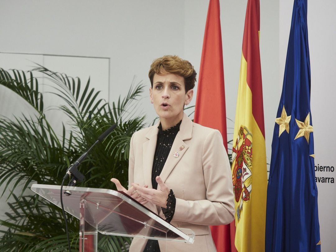 La presidenta del Gobierno de Navarra, María Chivite interviene en el Palacio de Gobierno de Navarra