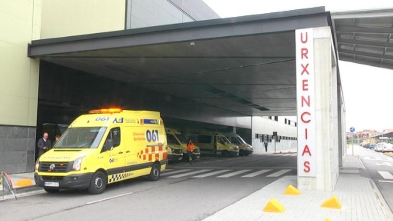 Entrada de urgencias en el hospital Álvaro Cunqueiro de Vigo.