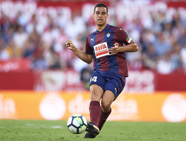 Dani García durante un partido contra el Sevilla. 