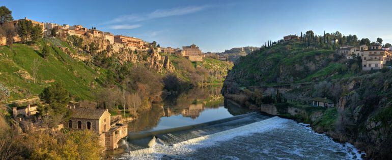 Río Tajo a su paso por Toledo