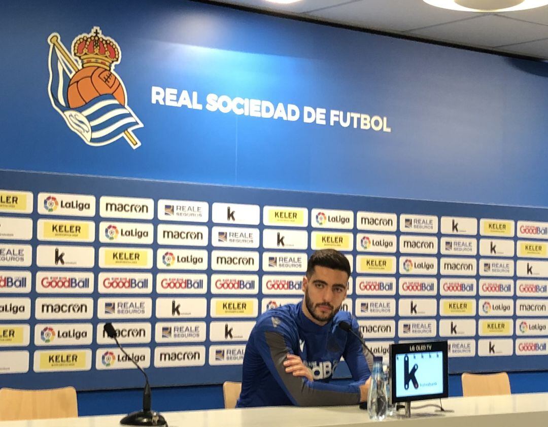 Mikel Merino en la sala de prensa de Zubieta