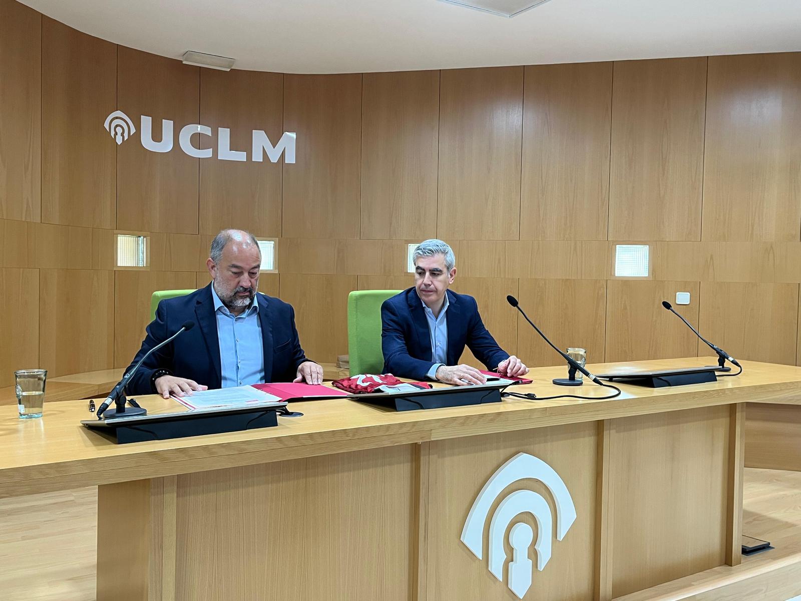 Acto de la firma entre la UCLM y Quirónsalud