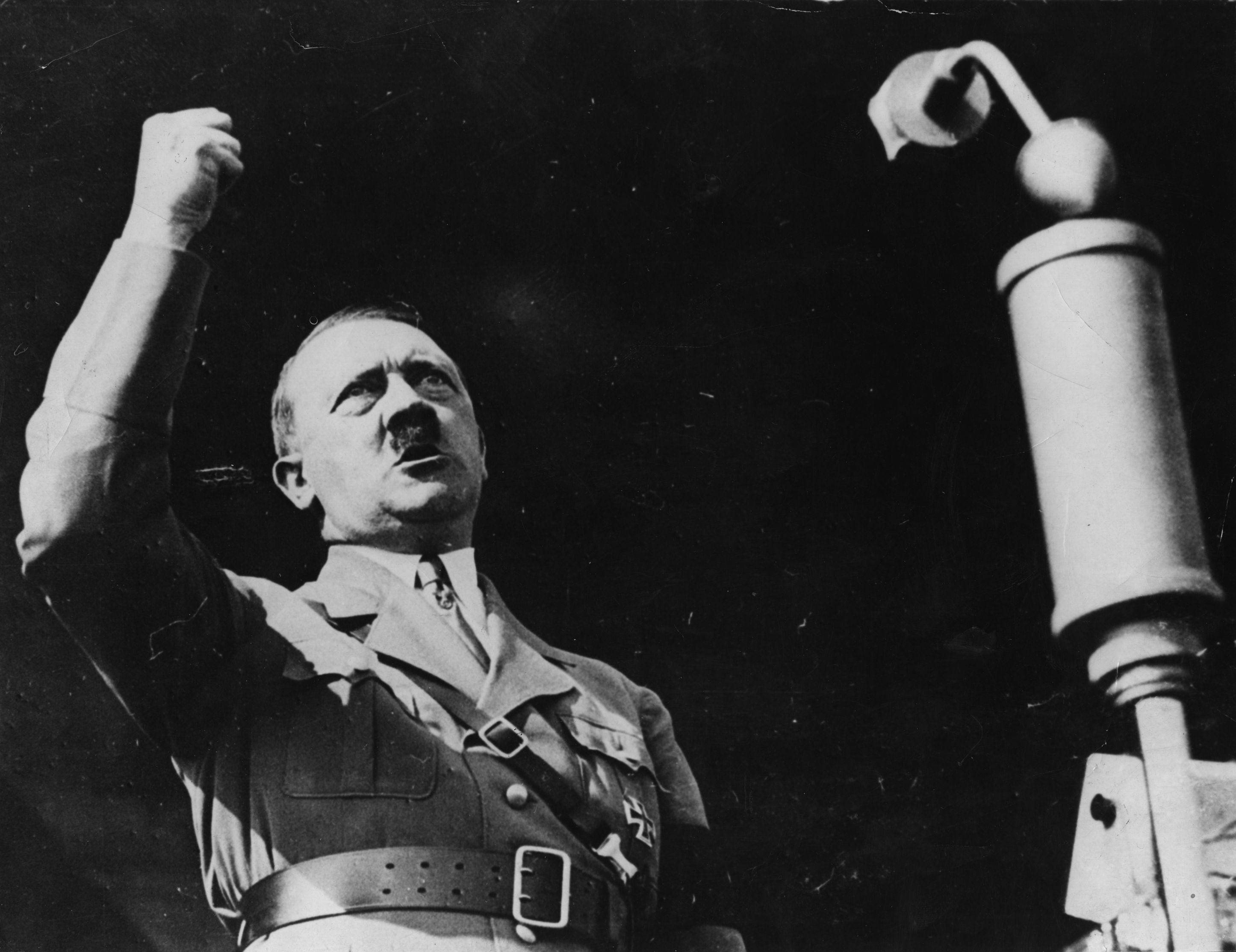 Hitler durante uno de sus discursos.