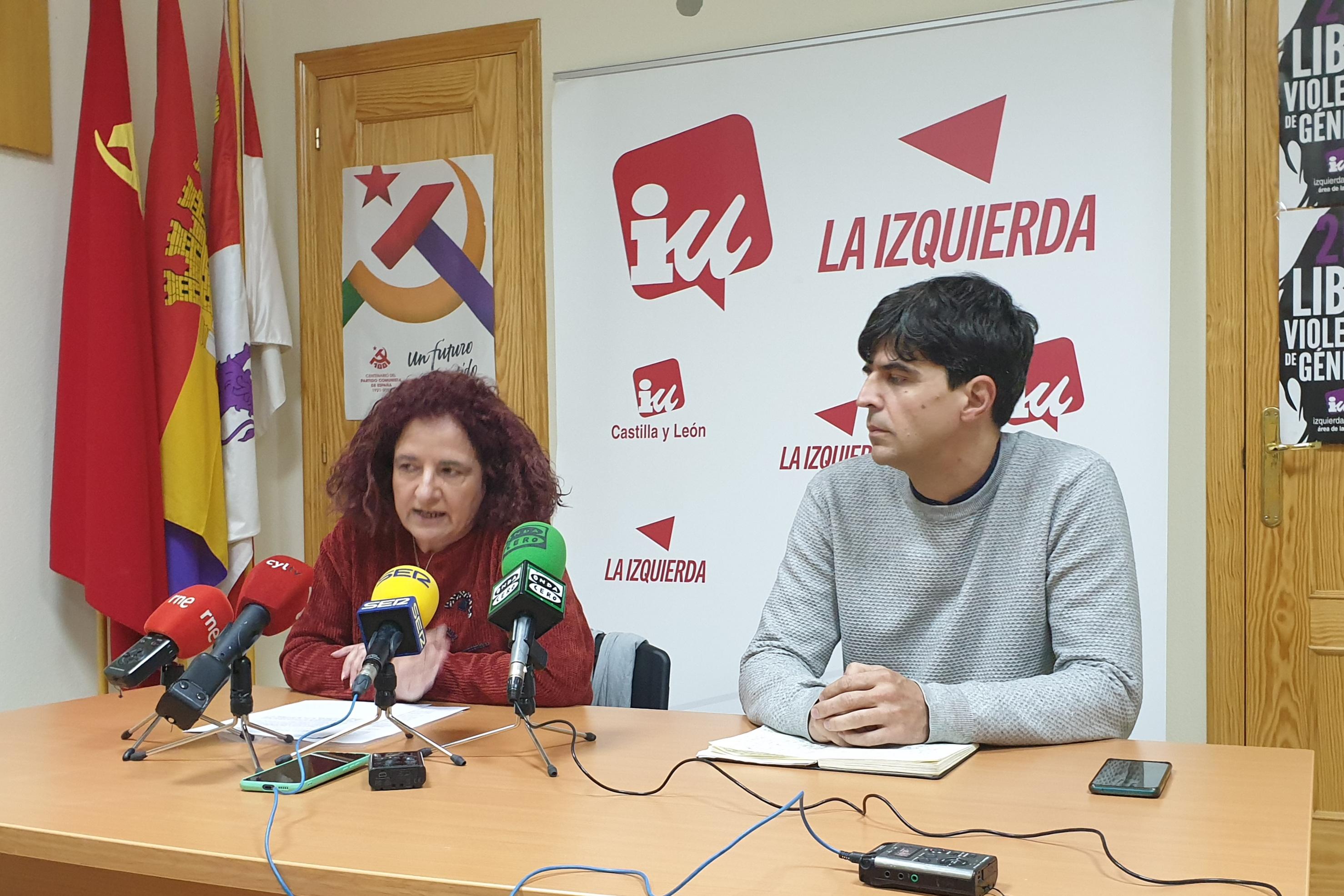 Rocío Blanco, responsable de acción externa y conflictos laborales de IU CYL y Juan Gascón, coordinador regional de Izquierda Unida