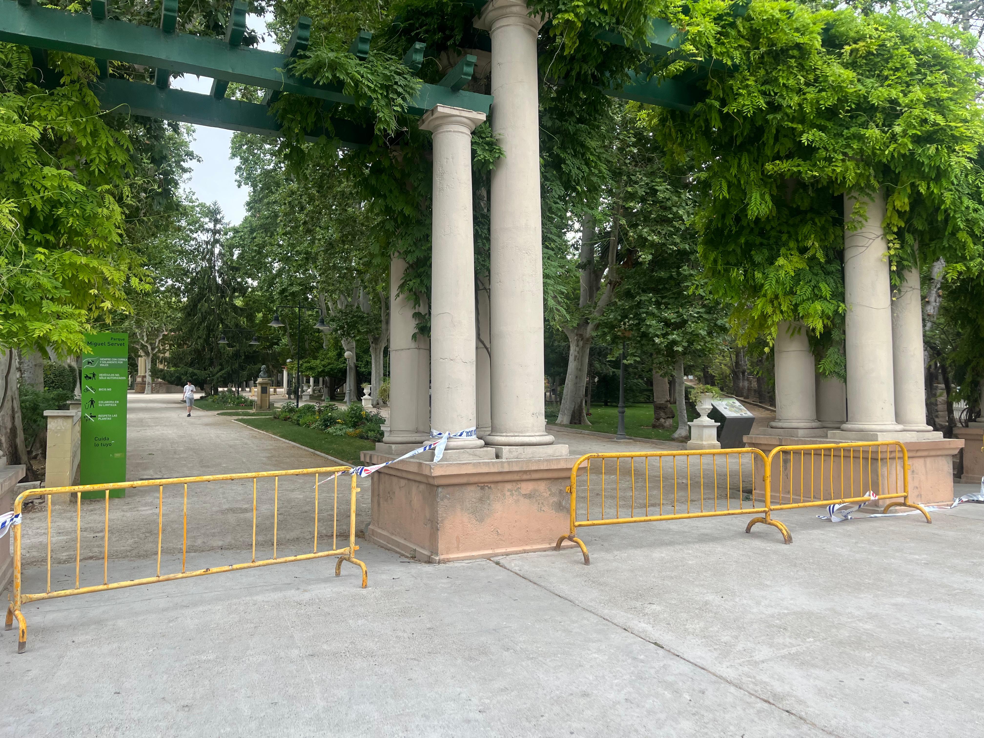 El parque Miguel Servet, cerrado por la alerta