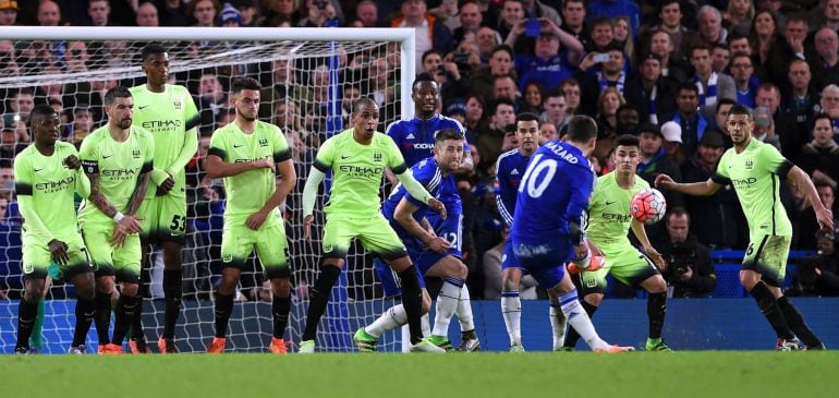 Eden Hazard hace el cuarto gol del Chelsea ante el City en la FA Cup.