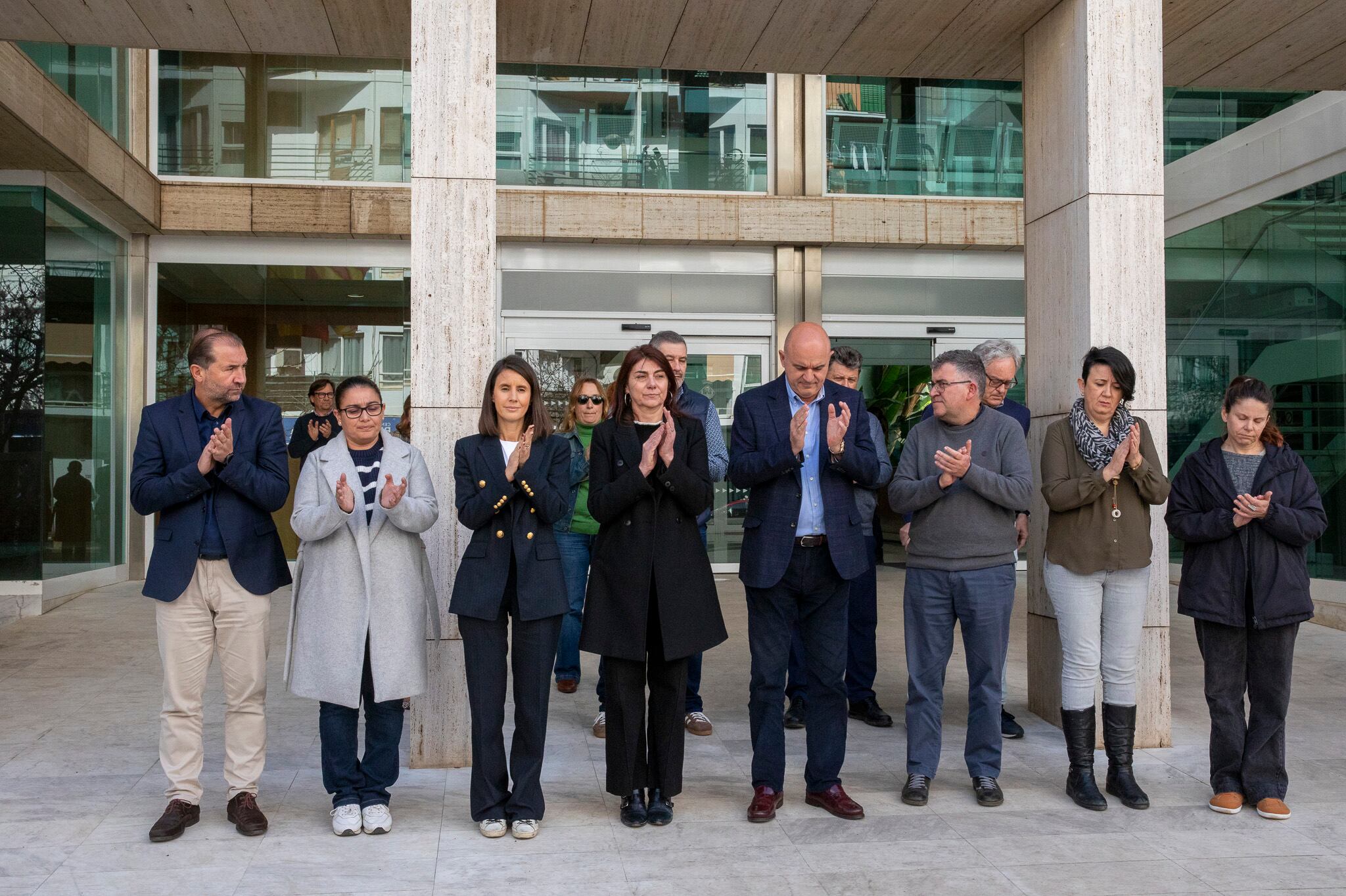 Minuto de silencio en el Consell de Ibiza